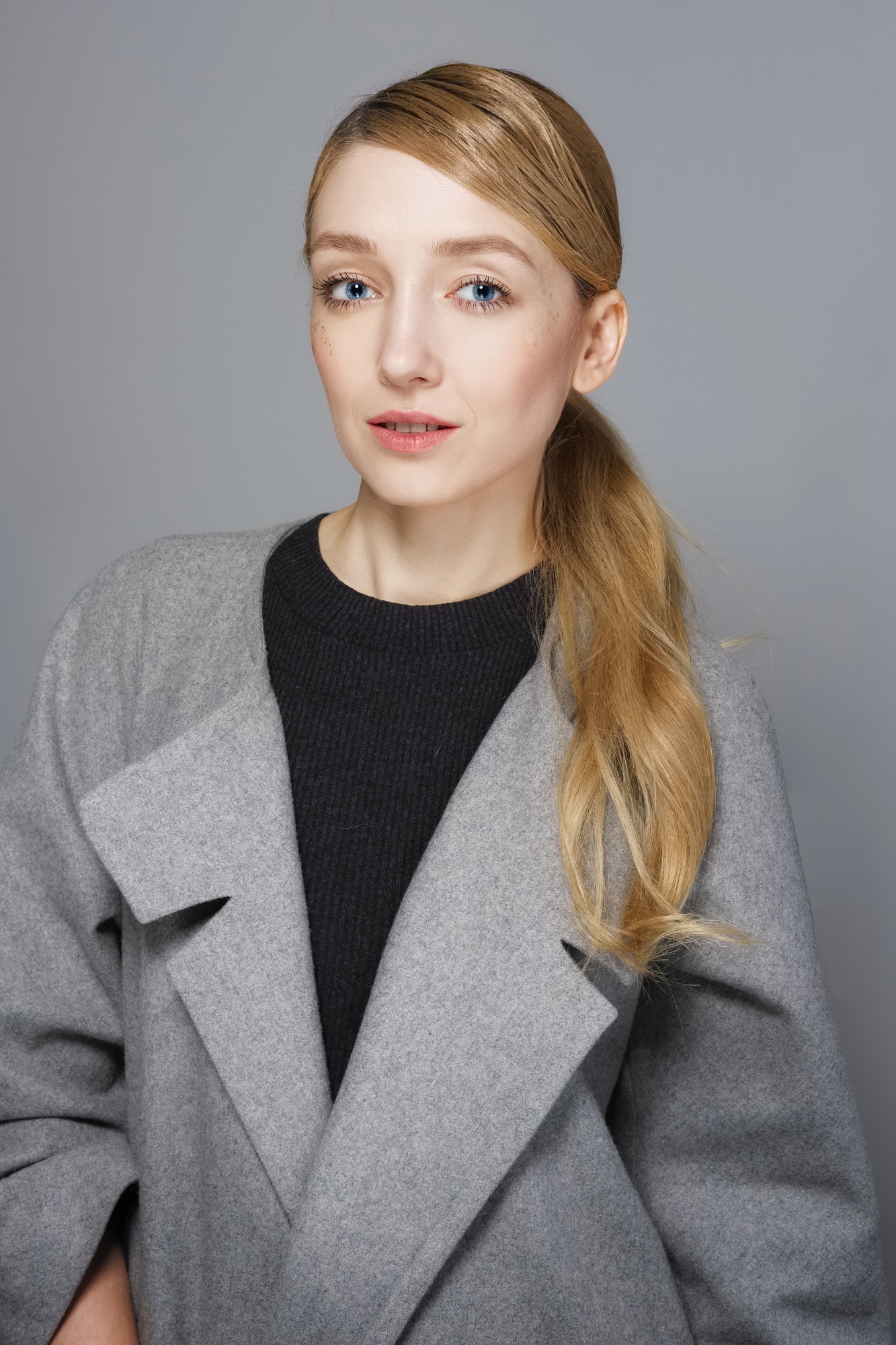 Fresh young fashion model with pink lips and natural makup